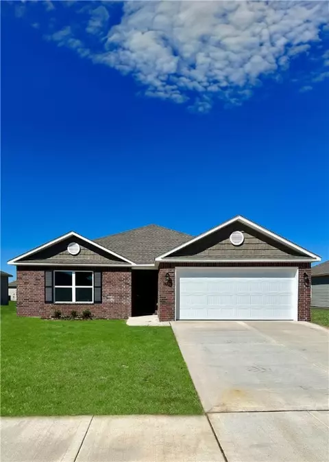 1602 S Pampas St, Siloam Springs, AR 72761