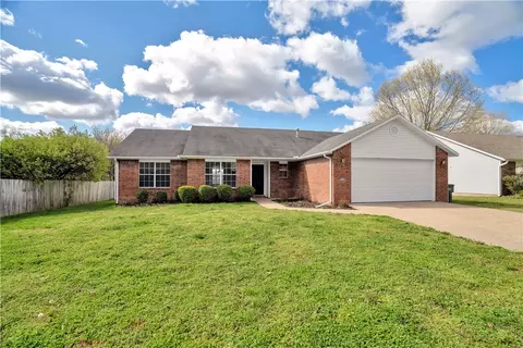 3259 Barite Dr, Fayetteville, AR 72704
