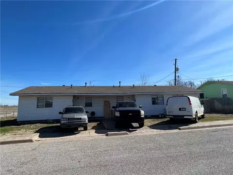 500 502 727 Davidsuccess St, Springdale, AR 72764