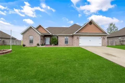 1004 Daniel Ln, Pea Ridge, AR 72751