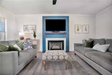 Living - 3985 Pasofino Loop, Springdale, AR 72762 photo 2 of 3