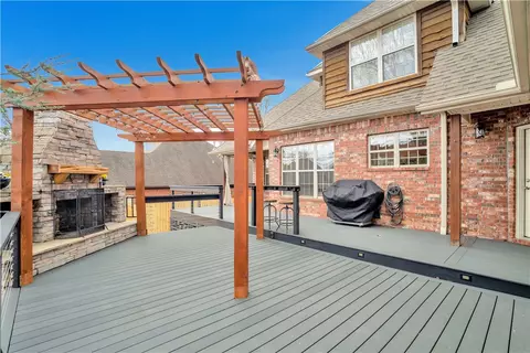 Exterior - 3985 Pasofino Loop, Springdale, AR 72762 photo 7 of 14