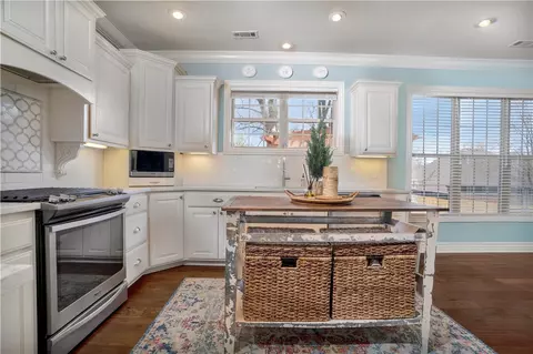 Kitchen - 3985 Pasofino Loop, Springdale, AR 72762 photo 1 of 2