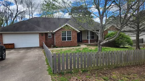 15 Cumbrian Dr, Bella Vista, AR 72714