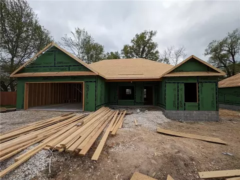 405 Detroit St, Gravette, AR 72736