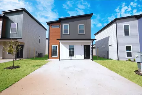 870 Massachusetts Ave, Bentonville, AR 72713