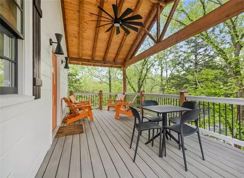 5 Prospect Ave, Eureka Springs, AR 72632