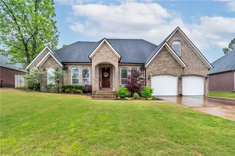 4485 Rainforest St, Springdale, AR 72762
