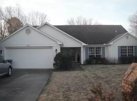 1819 Harold St, Fayetteville, AR 72703