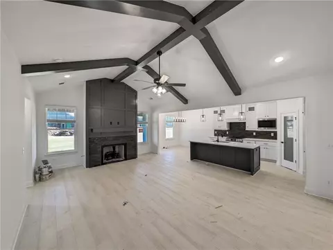 2040 Larry Ln, Bentonville, AR 72713