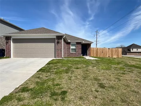3171 Red Tail Way, Farmington, AR 72730