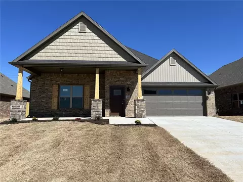 1020 Trestle Ln, Bentonville, AR 72713