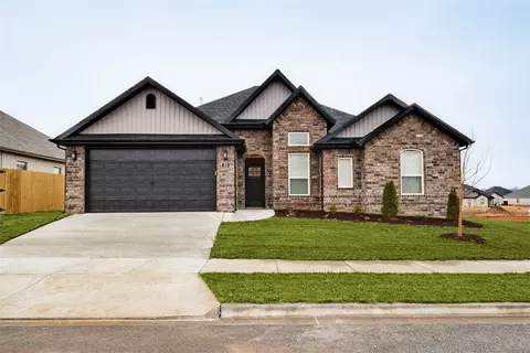 1905 Salmon St, Pea Ridge, AR 72751
