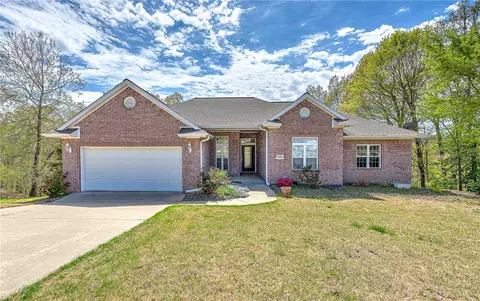 8520 Stoner Ln, Rogers, AR 72756