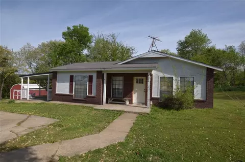 407 Holbird Ave, Stilwell, OK 74960