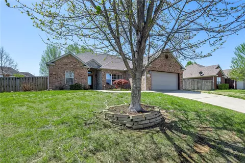 430 Beasley Dr, Centerton, AR 72719