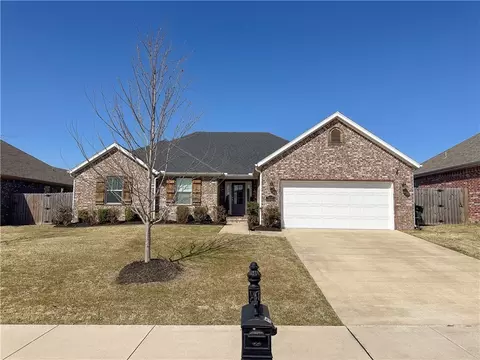 1637 S Bayberry Ave, Fayetteville, AR 72701