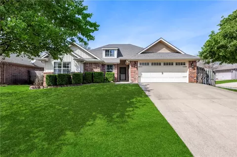 2904 SW Briar Creek Ave, Bentonville, AR 72712