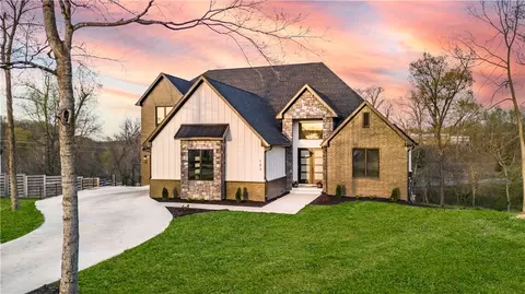 103 SW Autumn Hills Rd, Bentonville, AR 72712