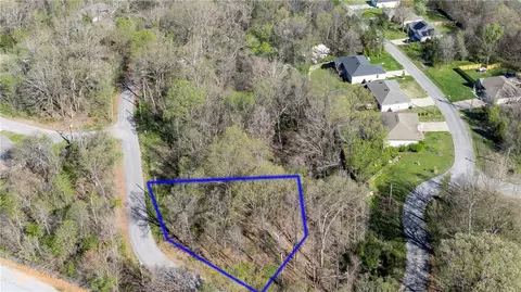 1 Boreland Circle # 15, Bella Vista, AR 72715