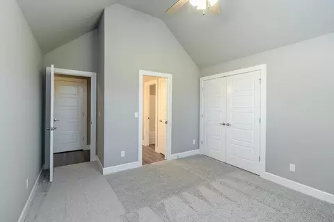 Bedroom - 1030 Trestle Ln, Centerton, AR 72719 photo 4 of 4