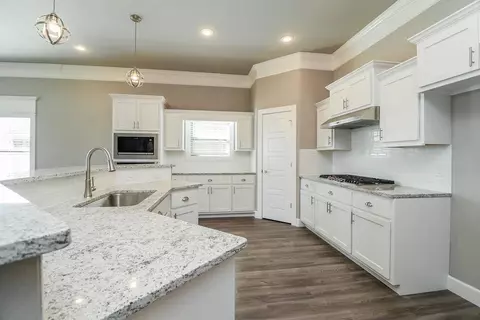 Kitchen - 1030 Trestle Ln, Centerton, AR 72719 photo 3 of 8