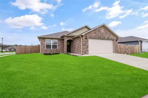 1695 S Towhee Ln, Fayetteville, AR 72701