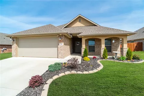 540 Gala Cir, Bentonville, AR 72712