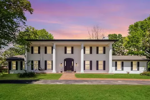 5645 E Gi Gi Cir, Fayetteville, AR 72703