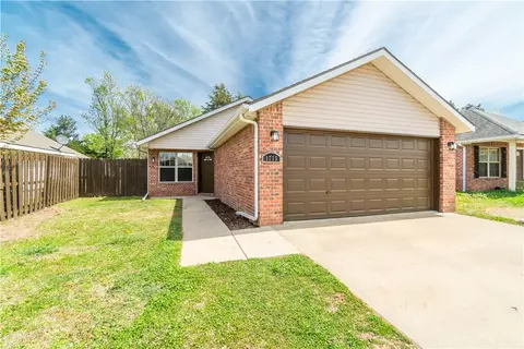1715 S K Pl, Rogers, AR 72756