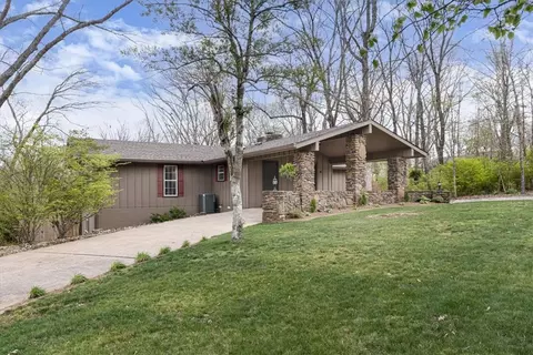6 Blandford Ln, Bella Vista, AR 72715