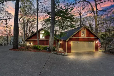 869 Lakeshore Dr, Eureka Springs, AR 72631