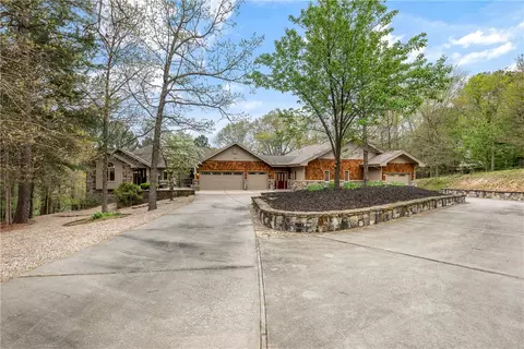 80 Mckenzie Dr, Bella Vista, AR 72715