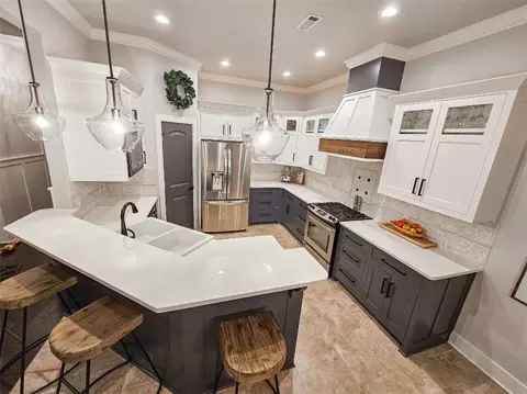 702 Chancery Ln, Cave Springs, AR 72718