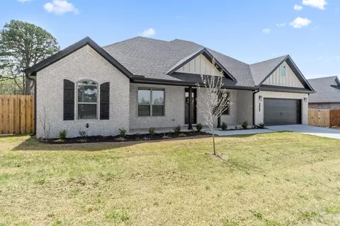 705 Carlock Dr, Pea Ridge, AR 72751