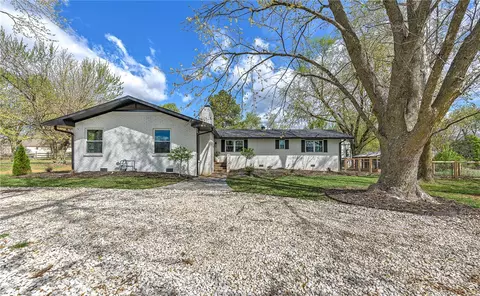 1505 Main St, Centerton, AR 72719