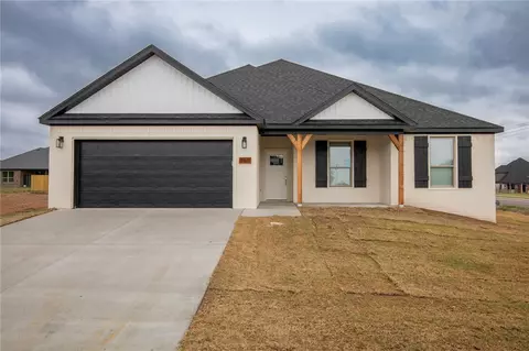 761 Dillon St, Bentonville, AR 72713