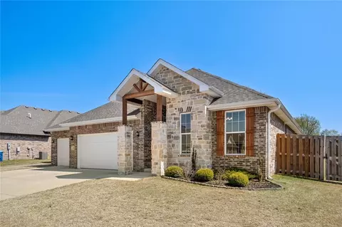 496 Hall Ave, Pea Ridge, AR 72751