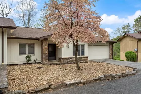 3 Rayburn Ln, Bella Vista, AR 72714