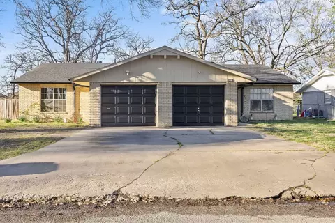 1321-1323 Forest Dr, Rogers, AR 72756