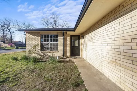 1321-1323 Forest Dr, Rogers, AR 72756 photo 2