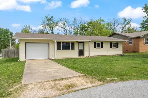 1210 NW 2nd St, Bentonville, AR 72712