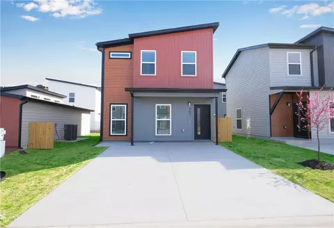 901 Tennessee Ave, Bentonville, AR 72713