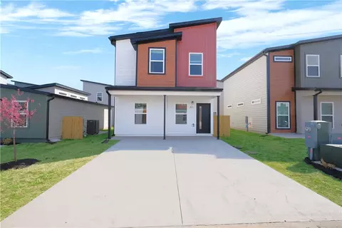 871 Tennesee Ave, Bentonville, AR 72713