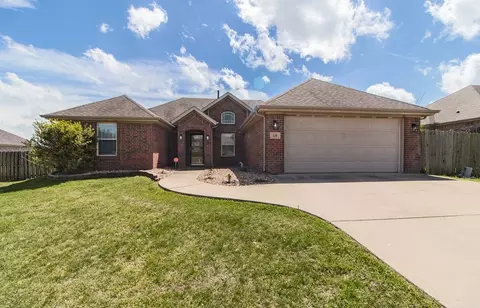 220 Coopers Farm Rd, Centerton, AR 72719