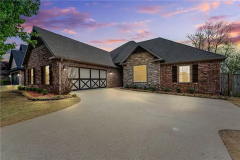 6506 Timber Ridge Dr, Rogers, AR 72758