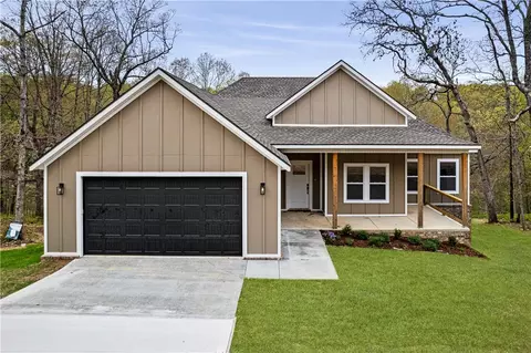 38 Tarleton Ln, Bella Vista, AR 72715