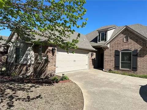 3928 W Owl Creek Pl, Fayetteville, AR 72704