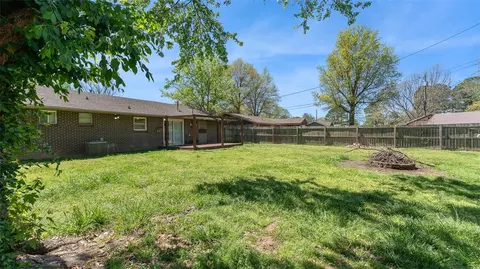 Exterior - 1910 Dee Ave, Springdale, AR 72762 photo 11 of 13