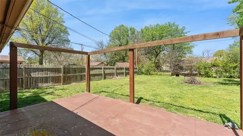 Exterior - 1910 Dee Ave, Springdale, AR 72762 photo 7 of 13